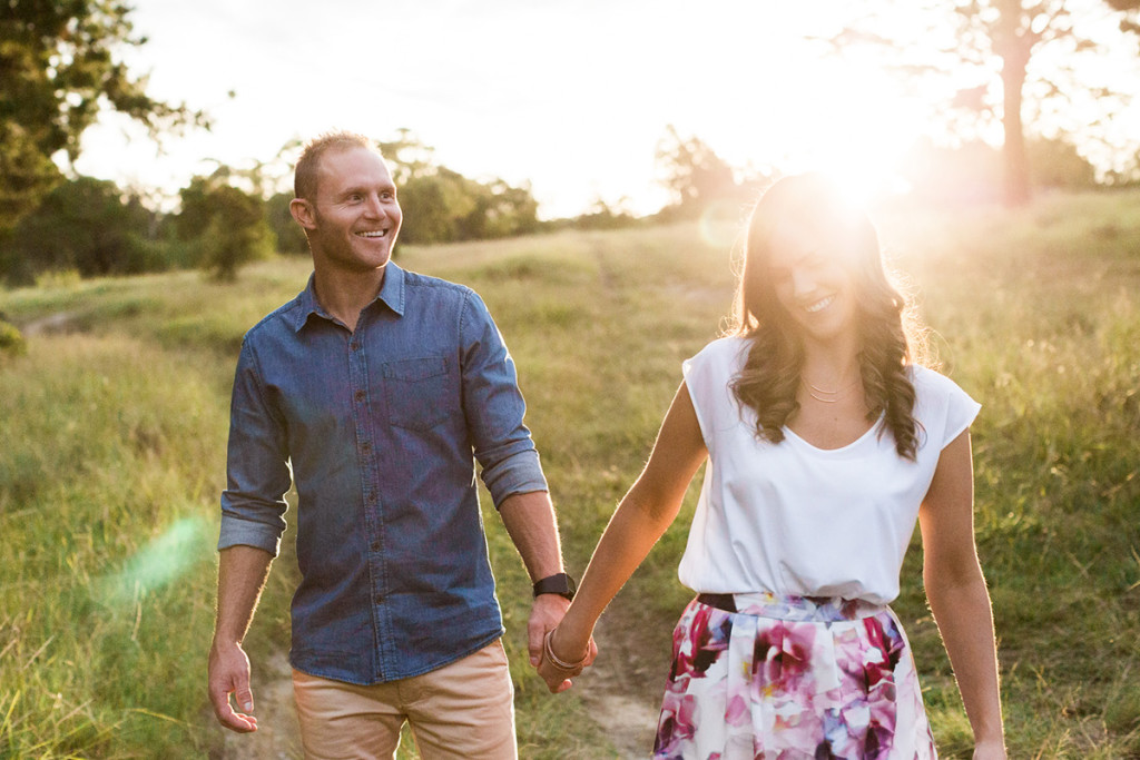 022-golden-hour-blue-mountains-engagement-photography-with-happy-couple
