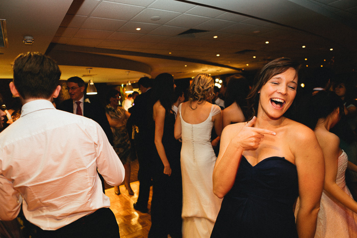 sydney-wedding-dancing-on-dancefloor