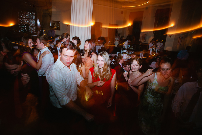 guests-dancing-at-royal-automobile-club-of-nsw