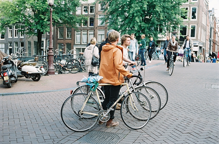 tourists-on-bikes-travels