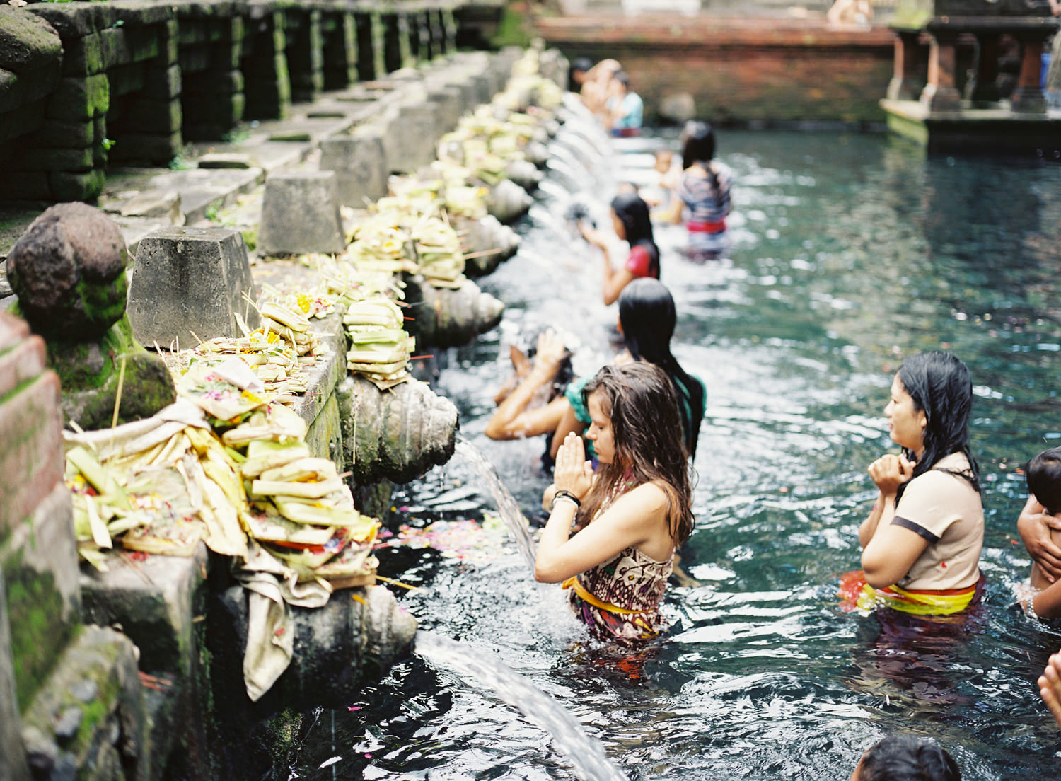 holy water temple bali ubud