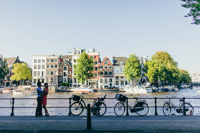 bikes-and-amsterdam-canals-in-love