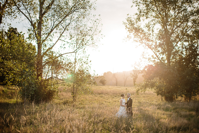 romantic-backlit-sunset-wedding-photos