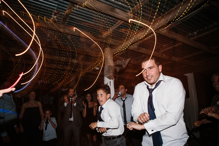 wedding-barn-dancing